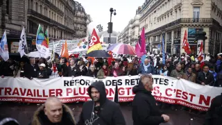 Casi 300 manifestantes han tomado las calles de París.