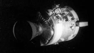 El módulo de servicio (SM) del Apolo 13 gravemente dañado.