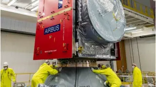 Ensamblaje de la sonda antes de su encapsulado en el cohete que la llevará al espacio. / ESA