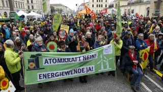 Activistas alemanes celebran el cierre definitivo de las últimas centrales nucleares del país