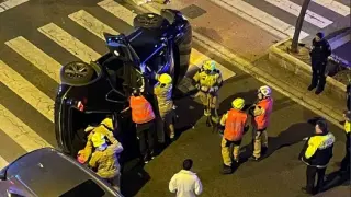 Vuelco de un vehículo en Tenor Fleta, en Zaragoza