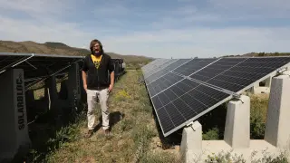 Carlos Aríñez, en la planta fotovoltaica para autoconsumo estrenada en Luco del Jiloca.