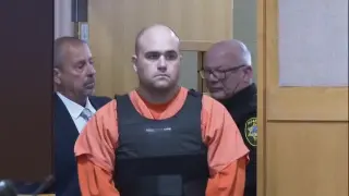Joseph Eaton, de 34 años, mató a tiros a sus padres y a otras dos personas en una casa en Bowdoin, Maine (EE UU), y luego hirió a otras tres personas mientras conducía por una carretera.