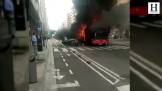 Un bus urbano se incendia en el barrio de San José