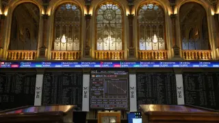 Un panel del Ibex 35 en el Palacio de la Bolsa