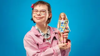 Mattel lanza al mercado su primera Barbie con síndrome de Down.