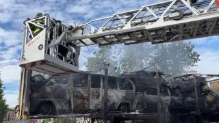 El vehículo articulado ardió por completo