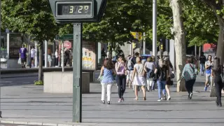 Termómetro de la plaza de Aragón de Zaragoza el 27 de abril a las 18.30