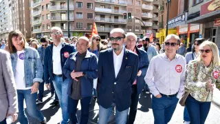 En la imagen, Javier Lambán con otros líderes socialistas, en la manifestación del 1º de mayo.