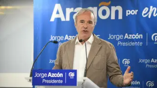 El presidente del PP Aragón y candidato a la DGA, Jorge Azcón, en la sede del partido en Zaragoza
