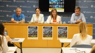 Alfonso Blesa, Maru Díaz, Eva Defior e Ignacio Urquizu, ayer, en el Colegio de Periodistas de Aragón