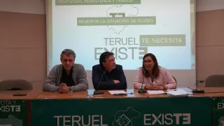 De izquierda a derecha, Joaquín Moreno, Tomás Guitarte y Pilar Buj.