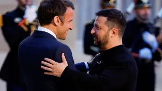 Macron y Zelenski en una reunión en París.