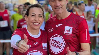 Natalia Chueca y Abel Antón en la carrera Ponle Freno en Zaragoza.
