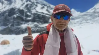 El alpinista español Carlos Soria durante su decimocuarta expedición al monte Dhaulgiri