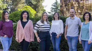 Los autores del trabajo, de izda. a dcha: Belén Herráez, Anna González Neira, Rocío Núñez, Charo Alonso, Guillermo Pita y Nuria Álvarez, en el CNIO.
