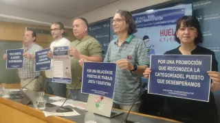 Los representes sindicales del PAS de la Universidad de Zaragoza en la rueda de prensa celebrada antes de llegar a un preacuerdo con la Universidad de Zaragoza