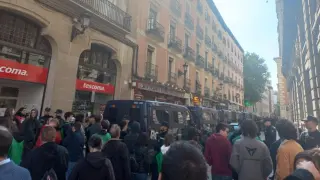 Concentración para parar un desahucio en el centro de Zaragoza