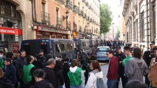 Momentos de tensión en la calle San Jorge.