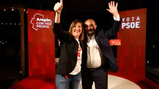 Acto de cierre de campaña del candidato del PSOE a la Presidencia de Aragón, Javier Lambán, y de la candidata socialista a la Alcaldía, Lola Ranera, en el Acuario