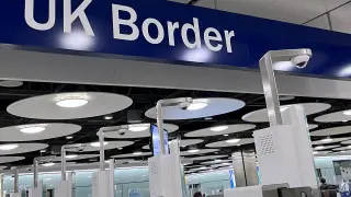 Área de control de pasaportes de la Terminal 5, en el aeropuerto de Heathrow, Londres.