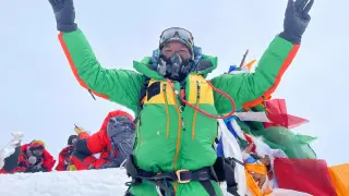 Kami Rita Sherpa en la cima del Everest.