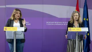 La secretaria de Estado de Igualdad Ángela Rodríguez Pam y la delegada del Gobierno contra la Violencia de Género, Victoria Rosell.