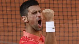 Djokovic celebra el pase a semifinales de Roland Garros