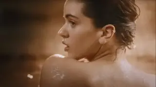Rosalía en el videoclip de 'Tuya'.