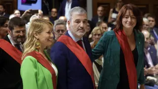 Jaume Collboni (c), a su llegada al pleno de constitución del Ayuntamiento de Barcelona.,