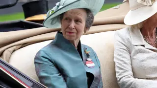 La princesa Ana del Reino Unido, durante la procesión real.