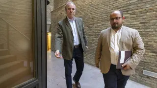 Pactos de investidura: reunión de Jorge Azcón con Alberto Izquierdo, del PAR