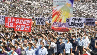 Militares de Corea del Norte en una protesta contra Estados Unidos.