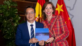 Zaragoza firma un acuerdo de colaboración con la ciudad china de Jiaxing