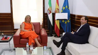 La presidenta de la Asamblea de Extremadura se reúne con Vara