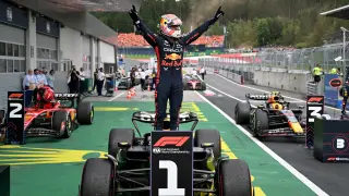 El piloto neerlandés Max Verstappen (Red Bull), vencedor del Gran Premio de Austria