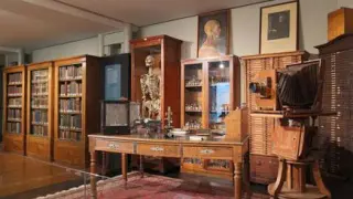 Parte de la exposición  ‘El Legado Histórico de Santiago Ramón y Cajal’ en el MNCN en Madrid.