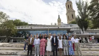 Los miembros de las listas del PSOE de Zaragoza al Congreso y el Senado en la presentación de este miércoles en la ribera del Ebro