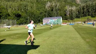 La SD Huesca completó en la tarde de este sábado su primer entrenamiento físico.