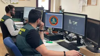 Agentes del Equipo de Asesoramiento, Prevención y Respuesta en materia de Ciberdelincuencia (Equipo @) de la Guardia Civil de Huesca