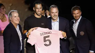 Sergio Busquets sella su contrato con el Inter Miami.