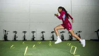 La delantera Salma Paralluelo durante el entrenamiento de la selección española las instalaciones de Massey University en Palmerston North, Nueva Zelanda.