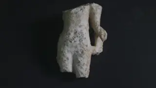 Escultura de una ninfa acuática, del siglo II d.C., descubierta en el yacimiento de La Alcudia, en Elche.