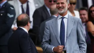Felipe VI luciendo uno de sus trajes durante la final del torneo de Winbledon 2023.