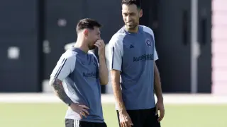 Messi y Busquets, sonrientes en el primer entrenamiento con el Inter Miami
