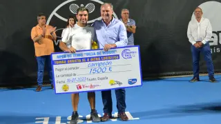 Julio César revalida su título de campeón en el XXXVII Open de tenis Villa de Tauste