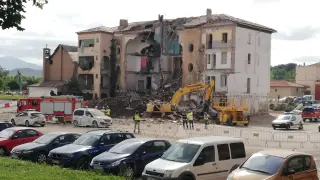 El edificio que estaban derribando se encuentra junto a la estación de tren de Calatayud.