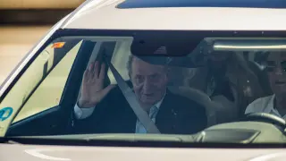 El avión del rey Juan Carlos aterriza en Vigo en su tercera visita a España