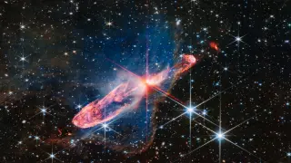 El Telescopio Espacial James Webb captura en una imagen infrarroja las "travesuras" de las estrellas en formación activa.