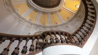 Escalera del colegio Escolapios de Zaragoza